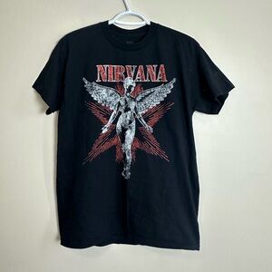 NIRVANA Size M Black and Red Graphic Tee